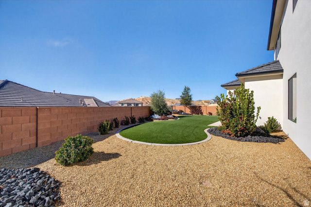 1418 E HAYROCKS DR, St. George, UT 84790