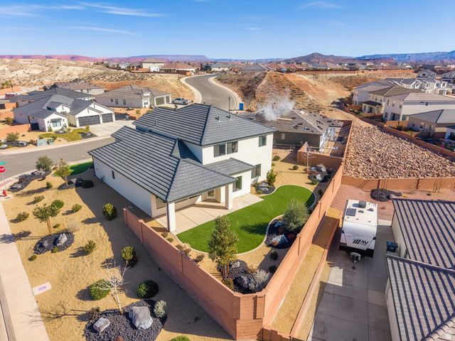 1418 E HAYROCKS DR, St. George, UT 84790