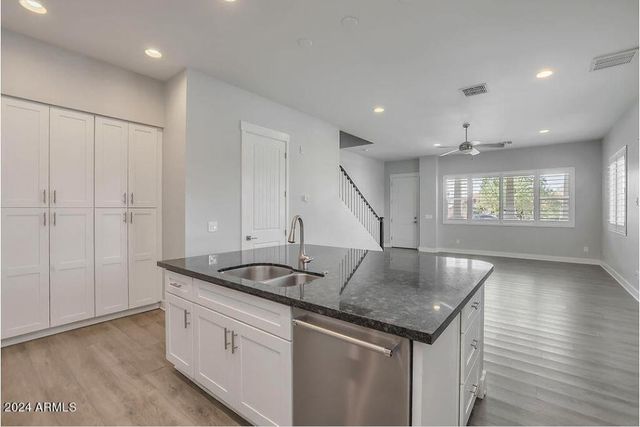 1139 N Harold Street, Tempe, AZ 85288