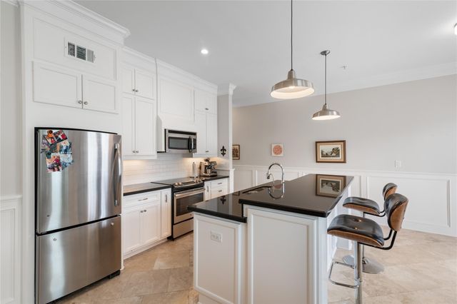 2802 Morrison Street 104, Houston, TX 77009