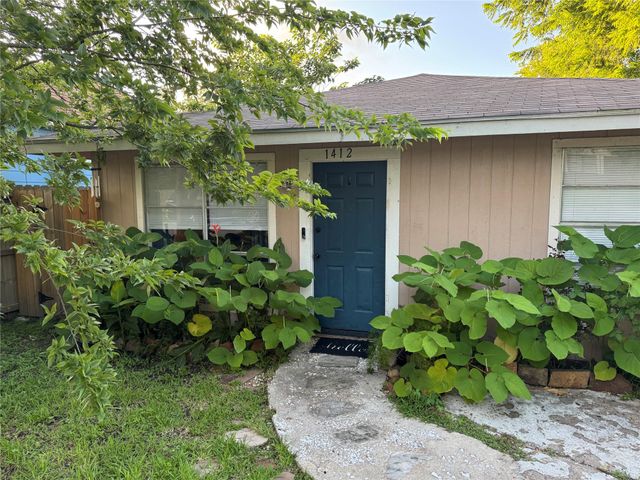 1412 W Willis Street, Alvin, TX 77511