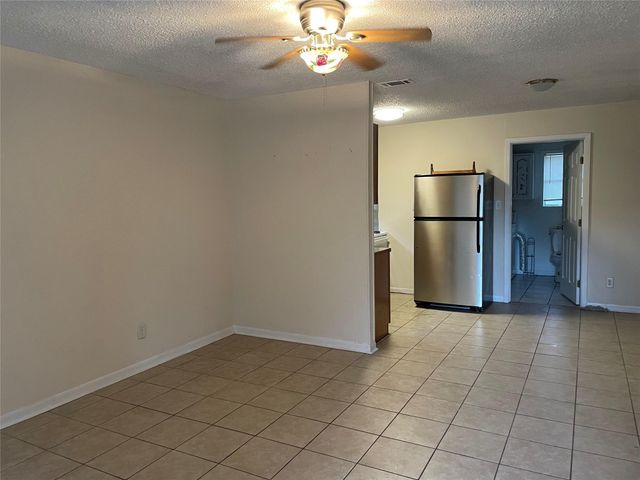 1412 W Willis Street, Alvin, TX 77511