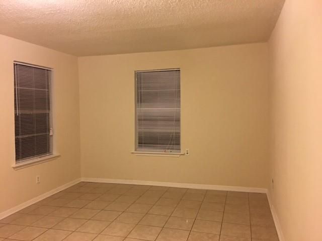 1412 W Willis Street, Alvin, TX 77511