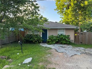 1412 W Willis Street, Alvin, TX 77511