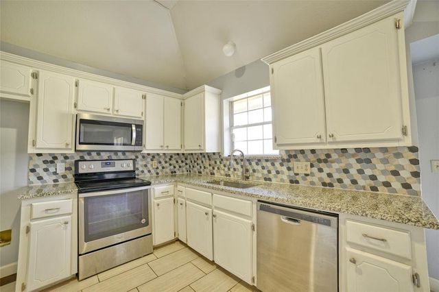 923 Castle Road, Edmond, OK 73034