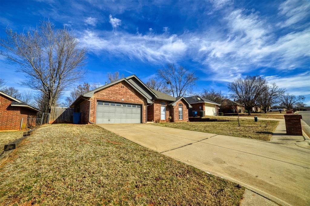 923 Castle Road, Edmond, OK 73034