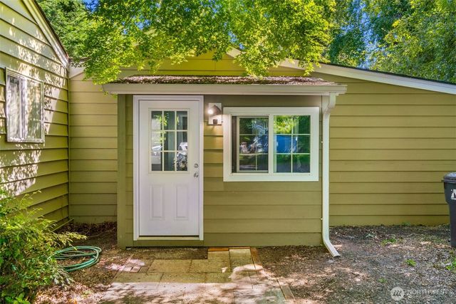 2325 Jackson Avenue NW, Olympia, WA 98502