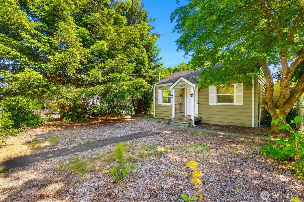 2325 Jackson Avenue NW, Olympia, WA 98502