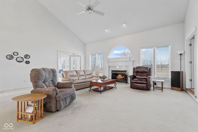 5702 W 100 N, Greenfield, IN 46140