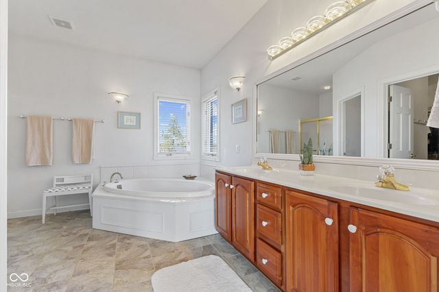 5702 W 100 N, Greenfield, IN 46140