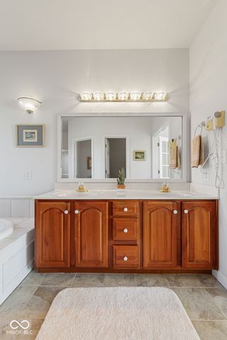 5702 W 100 N, Greenfield, IN 46140