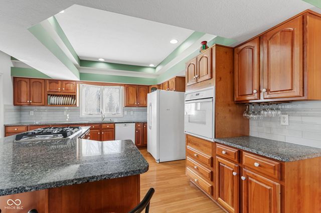 5702 W 100 N, Greenfield, IN 46140