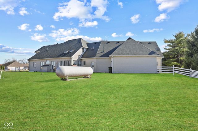 5702 W 100 N, Greenfield, IN 46140