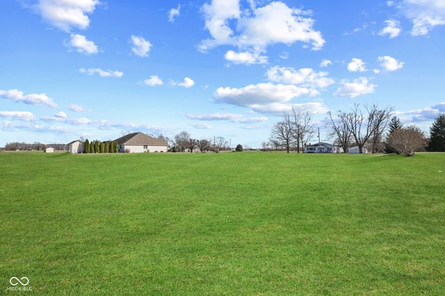 5702 W 100 N, Greenfield, IN 46140