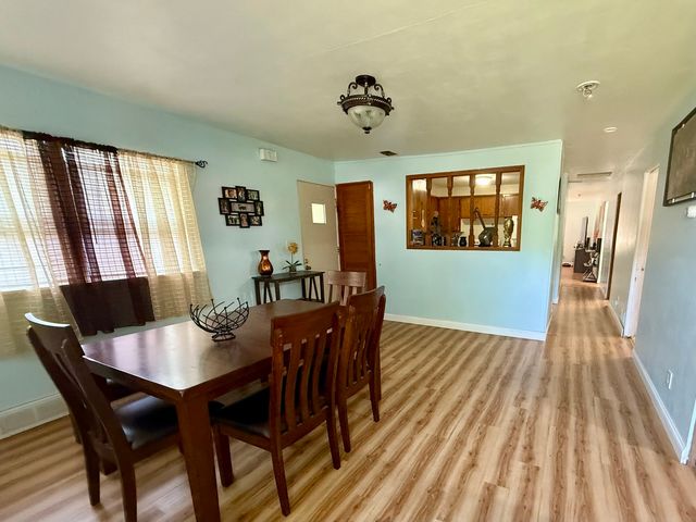 2524 Gilboa Avenue, Zion, IL 60099