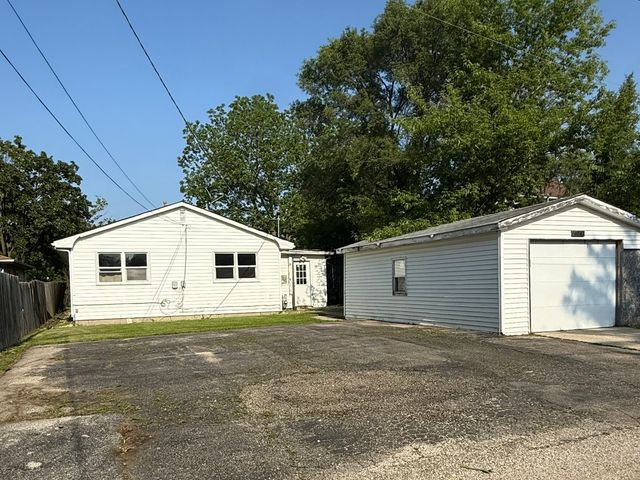 2524 Gilboa Avenue, Zion, IL 60099