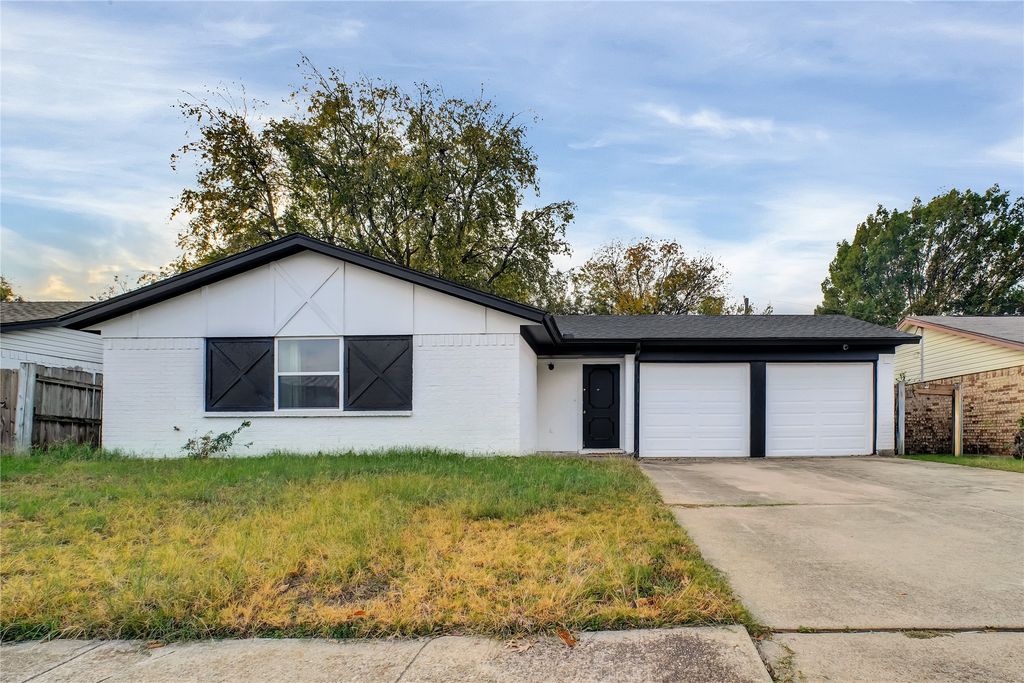 6408 Grasshopper Drive, Watauga, TX 76148