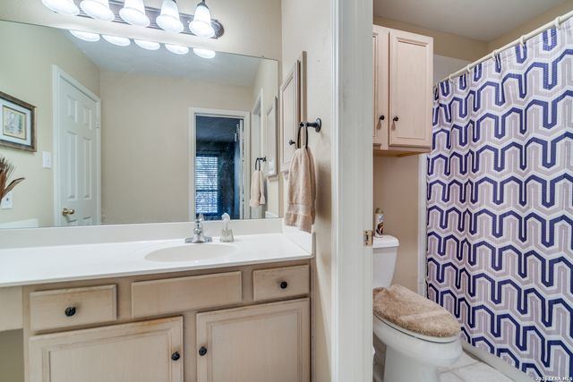 7111 SNOWDEN CRST, San Antonio, TX 78240