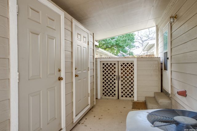 7111 SNOWDEN CRST, San Antonio, TX 78240