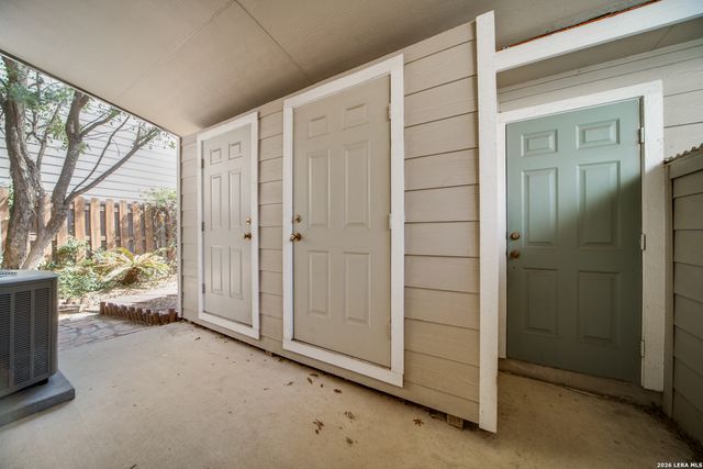 7111 SNOWDEN CRST, San Antonio, TX 78240