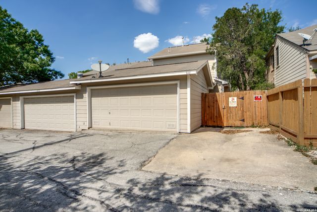 7111 SNOWDEN CRST, San Antonio, TX 78240