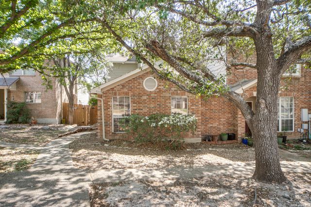 7111 SNOWDEN CRST, San Antonio, TX 78240