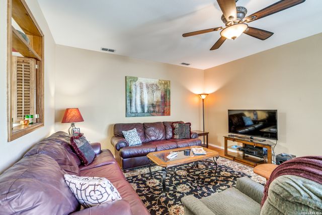 7111 SNOWDEN CRST, San Antonio, TX 78240