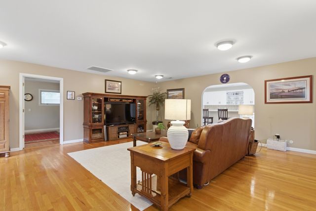 27 41st Avenue, Isle Of Palms, SC 29451