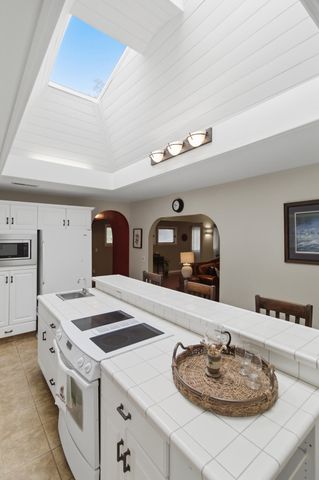 27 41st Avenue, Isle Of Palms, SC 29451