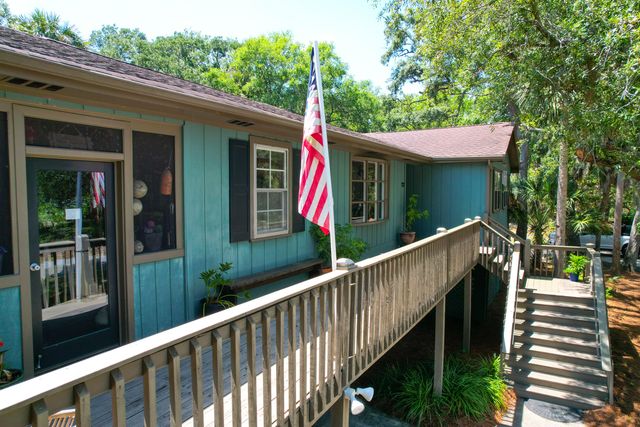 27 41st Avenue, Isle Of Palms, SC 29451