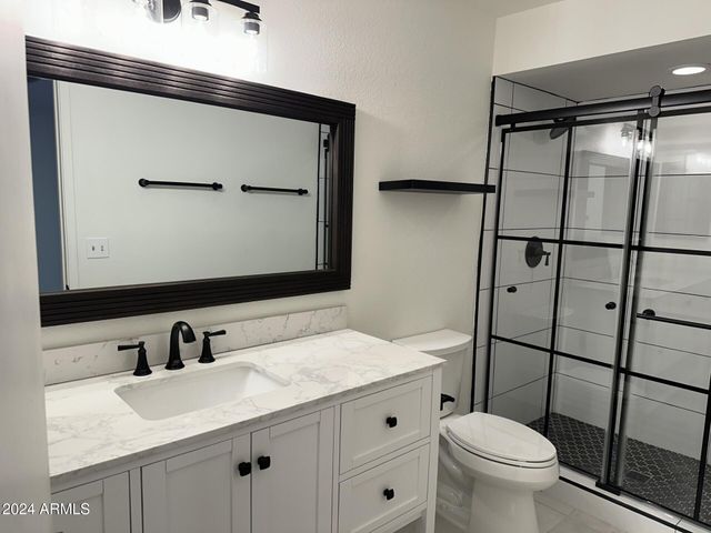 18811 N 44th Place, Phoenix, AZ 85050