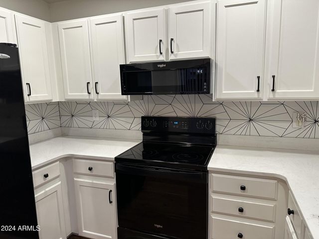 18811 N 44th Place, Phoenix, AZ 85050