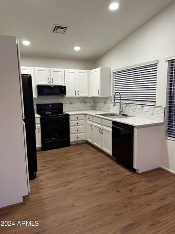 18811 N 44th Place, Phoenix, AZ 85050