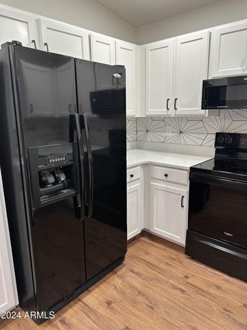18811 N 44th Place, Phoenix, AZ 85050