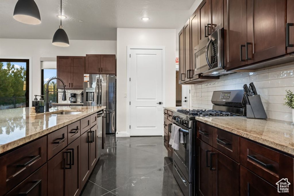 Image 14 of property listing at 1460 S WINDSOR PKWY #6, Hurricane, UT 84737