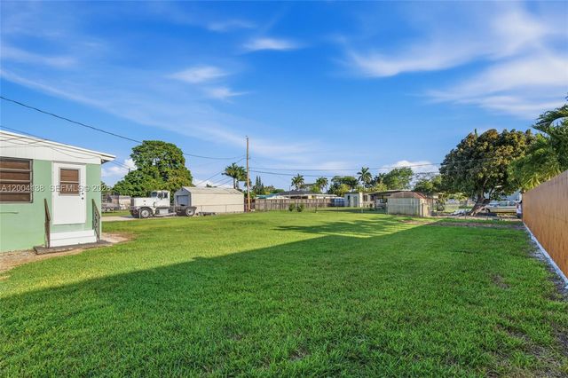 380 NE 15th St, Homestead, FL 33030