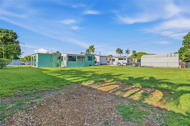 380 NE 15th St, Homestead, FL 33030