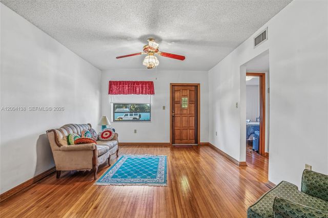 380 NE 15th St, Homestead, FL 33030