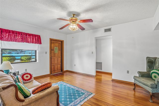 380 NE 15th St, Homestead, FL 33030