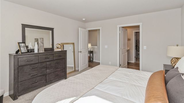 2870 Grassland Court, Hiawatha, IA 52233