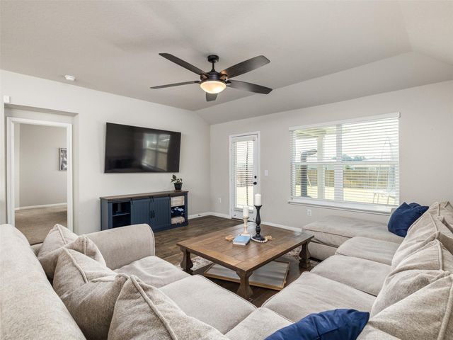 439 Hunter Loop LOOP, Bertram, TX 78605