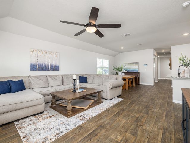 439 Hunter Loop LOOP, Bertram, TX 78605