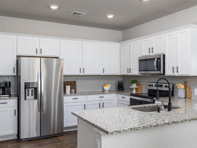 439 Hunter Loop LOOP, Bertram, TX 78605