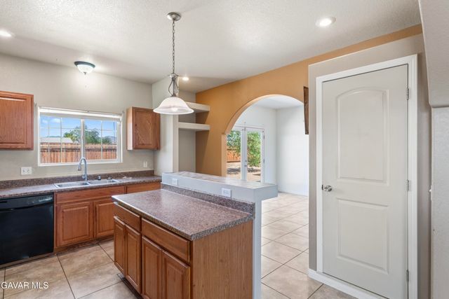 20325 94th Street, California City, CA 93505