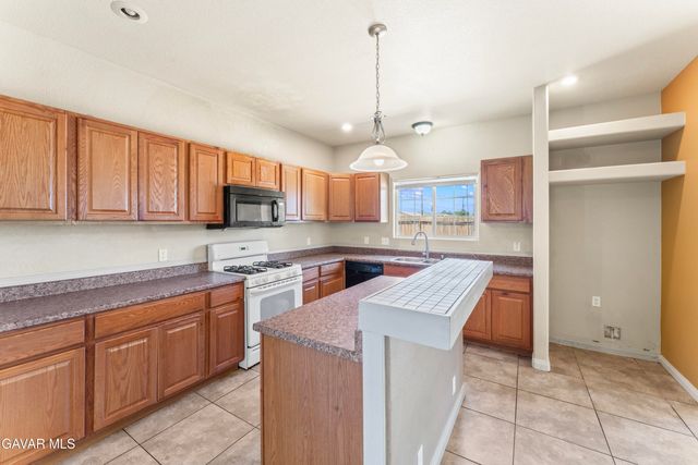 20325 94th Street, California City, CA 93505