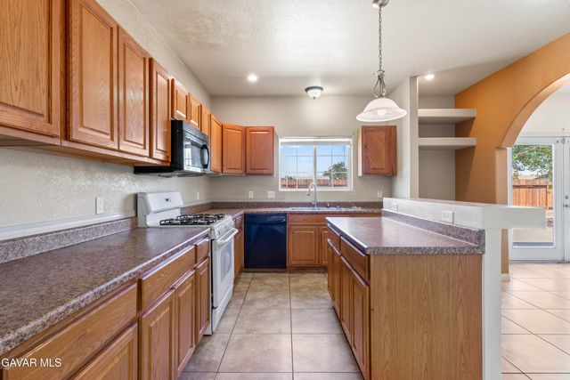 20325 94th Street, California City, CA 93505