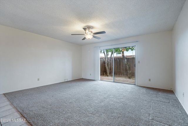 896 S Pantano Road, Tucson, AZ 85710