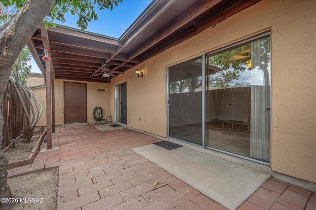 896 S Pantano Road, Tucson, AZ 85710