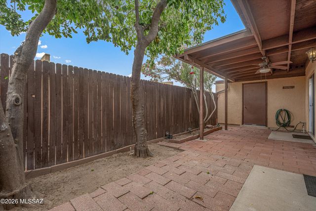 896 S Pantano Road, Tucson, AZ 85710
