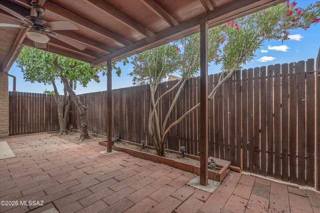 896 S Pantano Road, Tucson, AZ 85710
